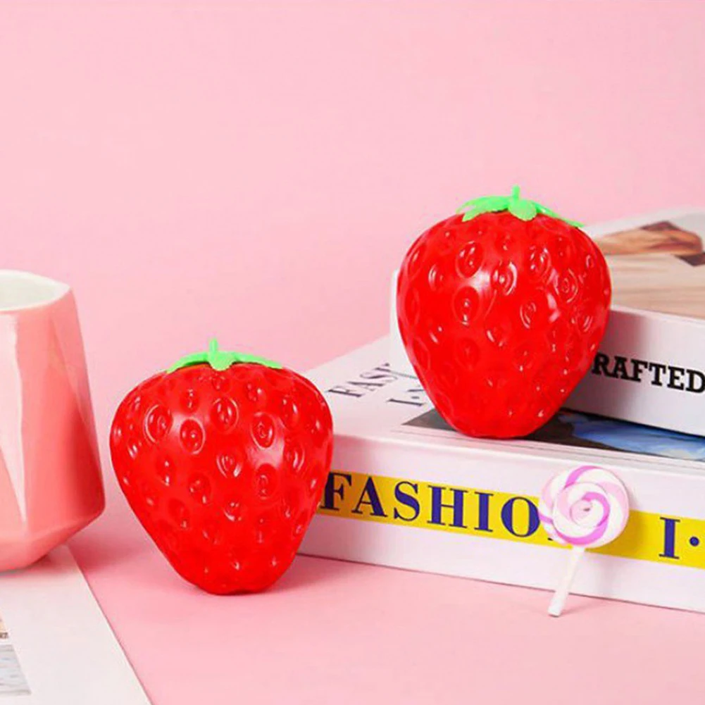 Life-Like Strawberry Squishy S - Kids Toys Car avaliação e preço