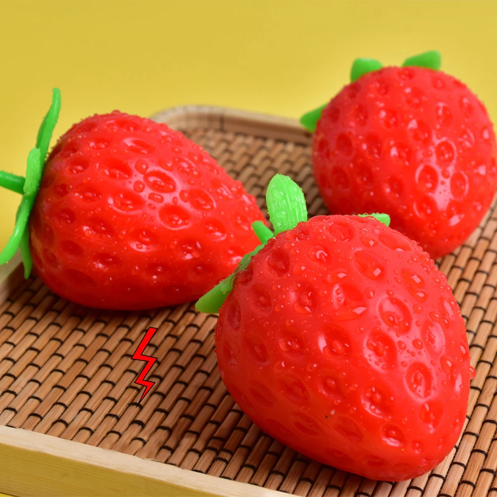 Life-Like Strawberry Squishy S - Kids Toys Car avaliação e preço